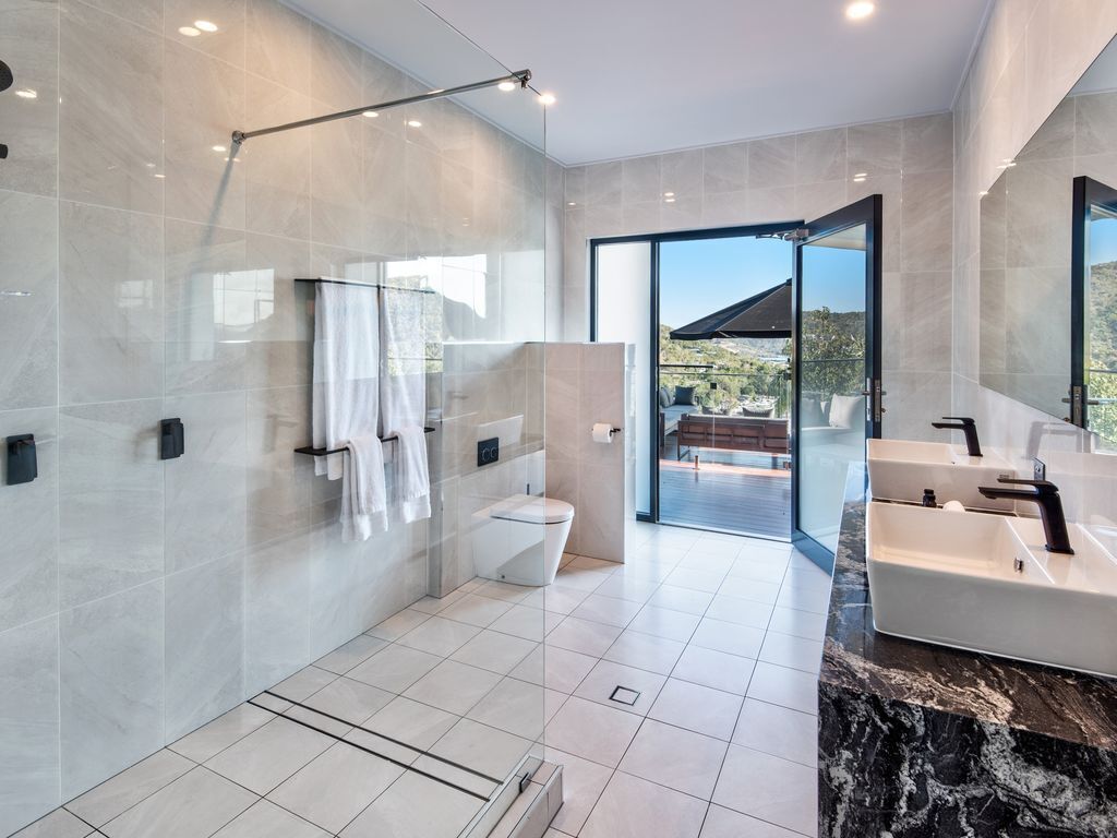 Southwinds - Stunning 7 Bedroom House on Hamilton Island