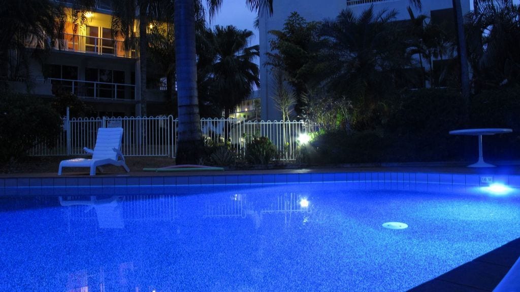 Spacious 2-bedroom Apartment Overlooking one of the Pools, Perfect for Families