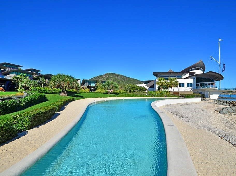 Yacht Club Villa 32 - Beautiful Villa on Hamilton Island