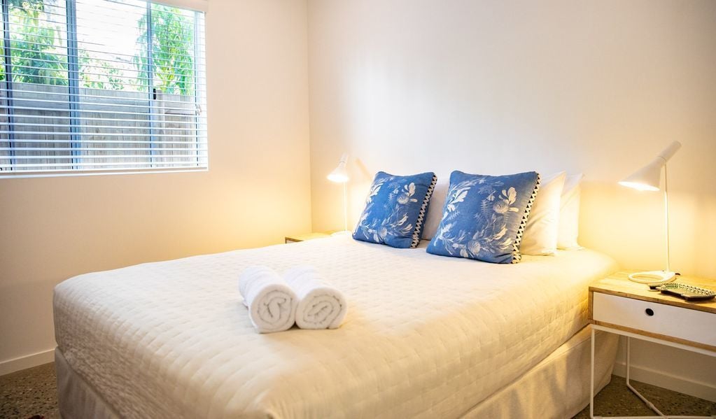 Port Beach House #4 With Private Heated Swimming Pool in Tropical Port Douglas