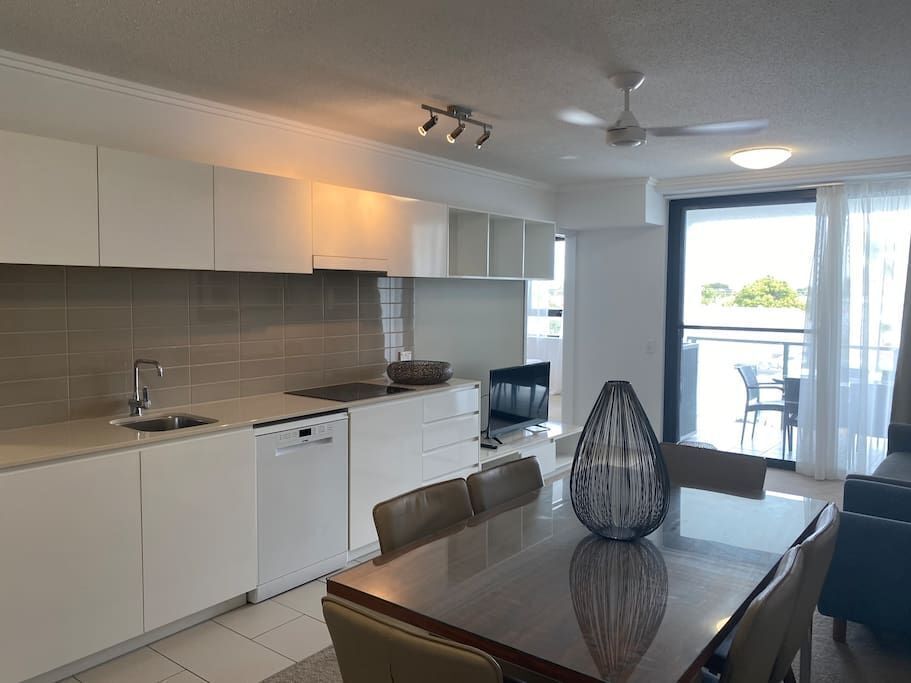 Dual Key Three Bedroom Apartment Close to CBD