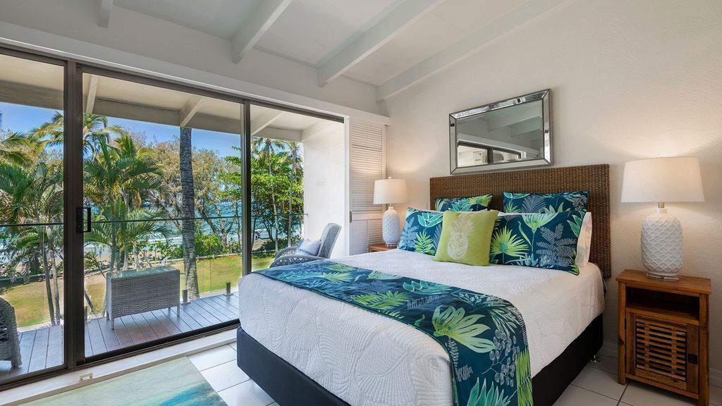 Absolute Beachfront in Port Douglas