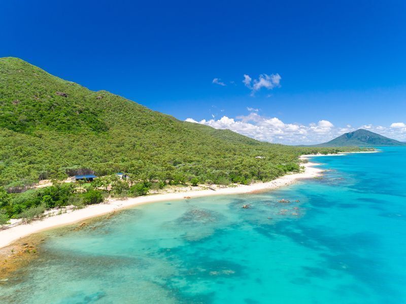 'cape Gloucester Retreat', Beachfront Seclusion!