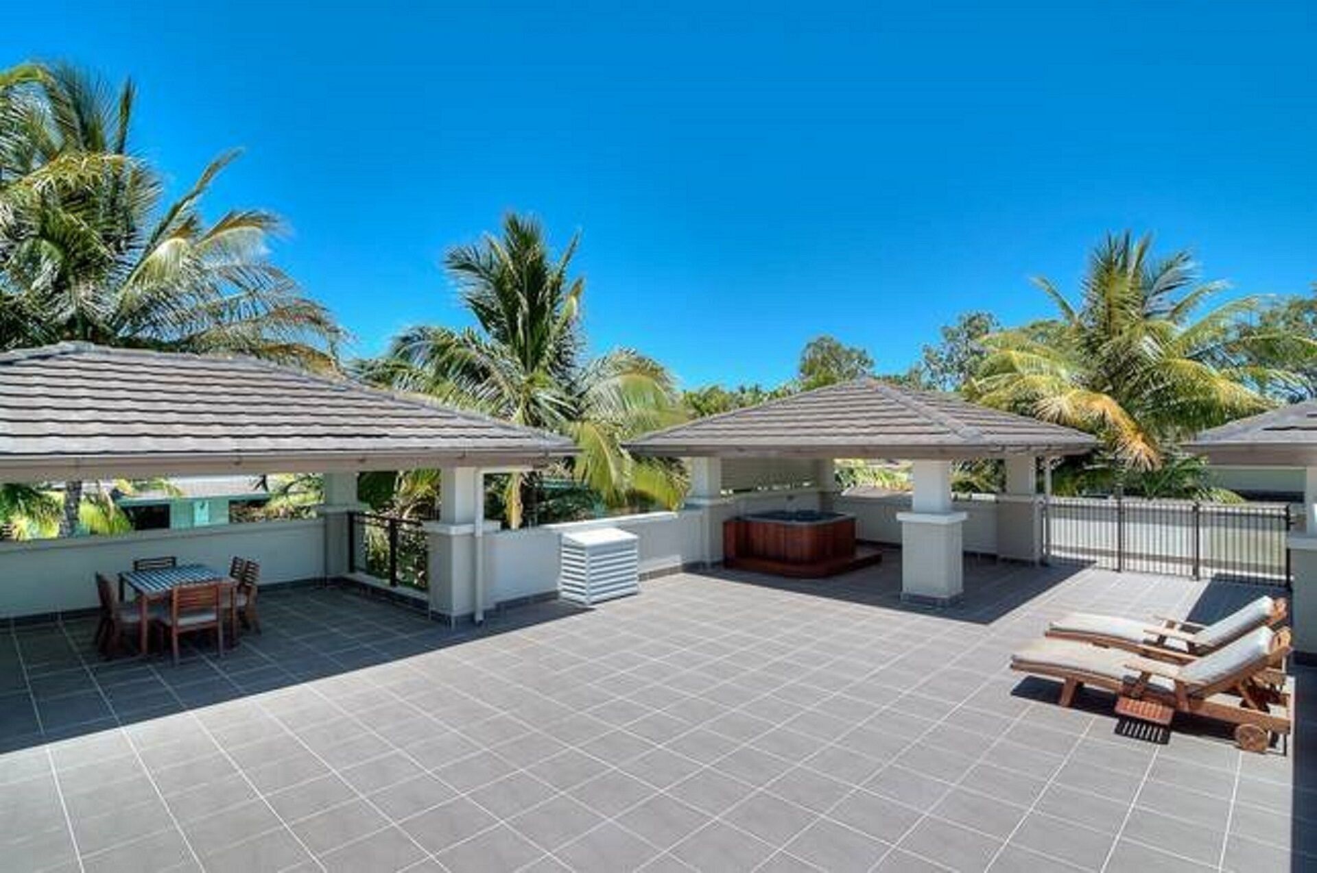 Sea Temple Port Douglas 3 Bedroom Penthouse