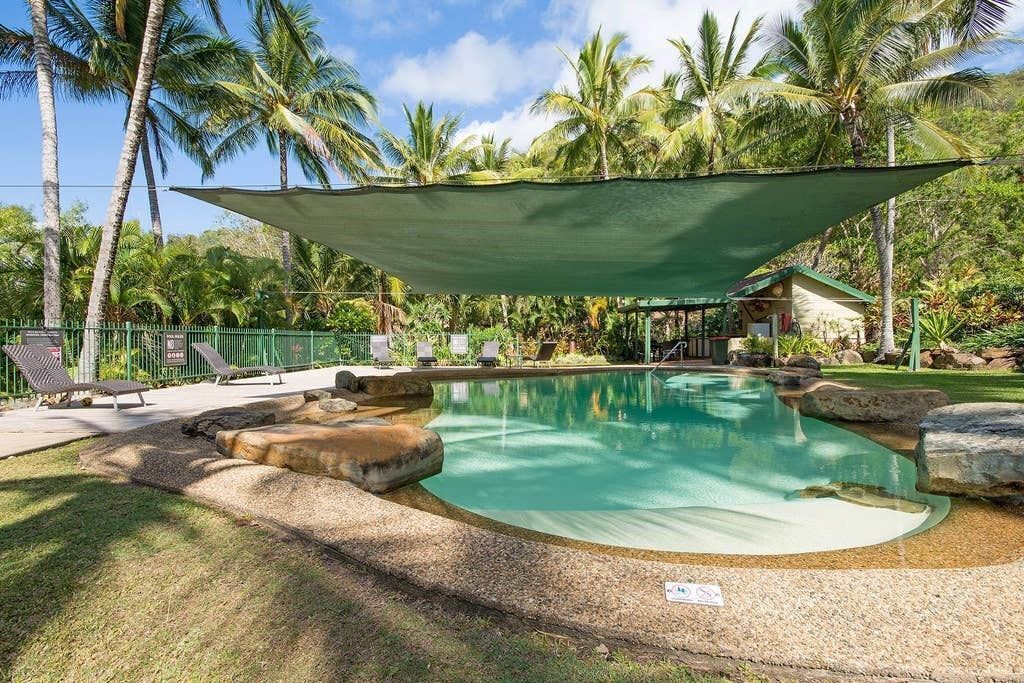 Frangipani 005 - Beachfront Apartment on Hamilton Island