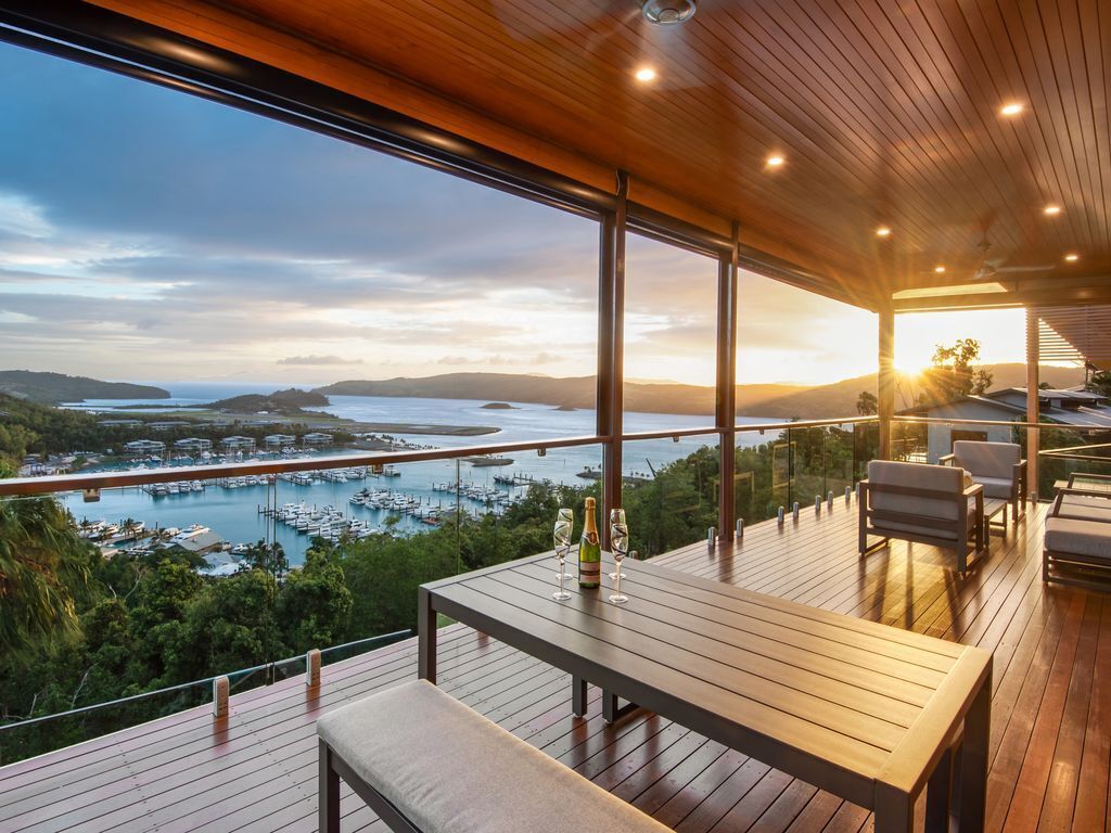 Southwinds - Stunning 7 Bedroom House on Hamilton Island