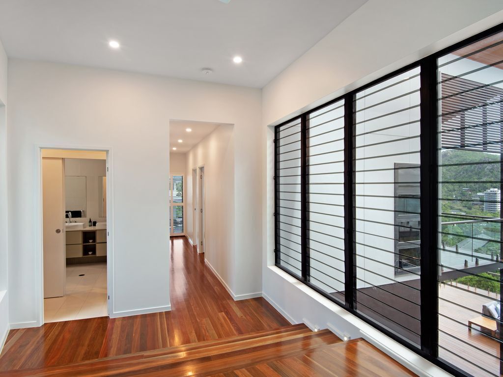Southwinds - Stunning 7 Bedroom House on Hamilton Island