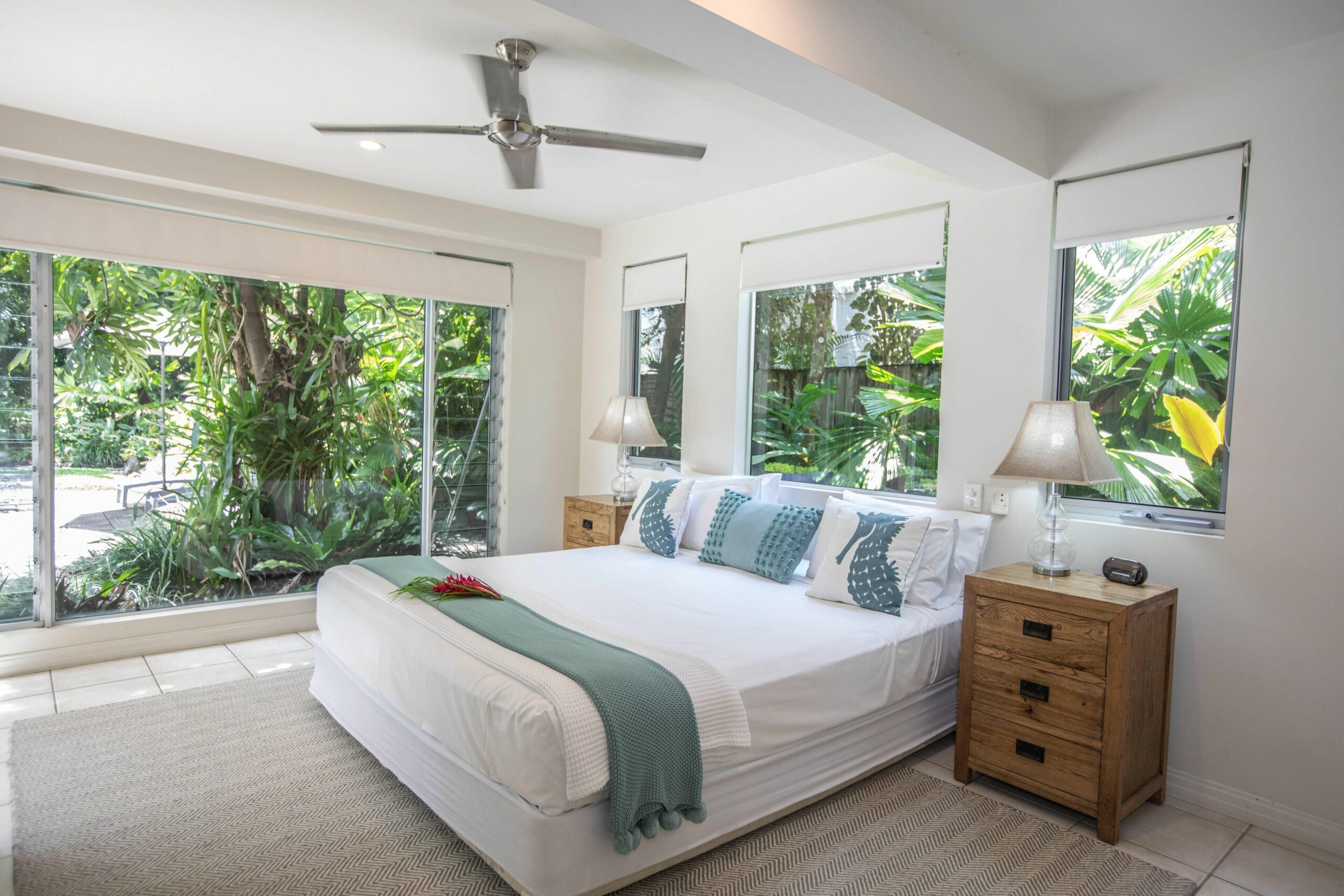 Port Douglas, Luxury Beach Front Home