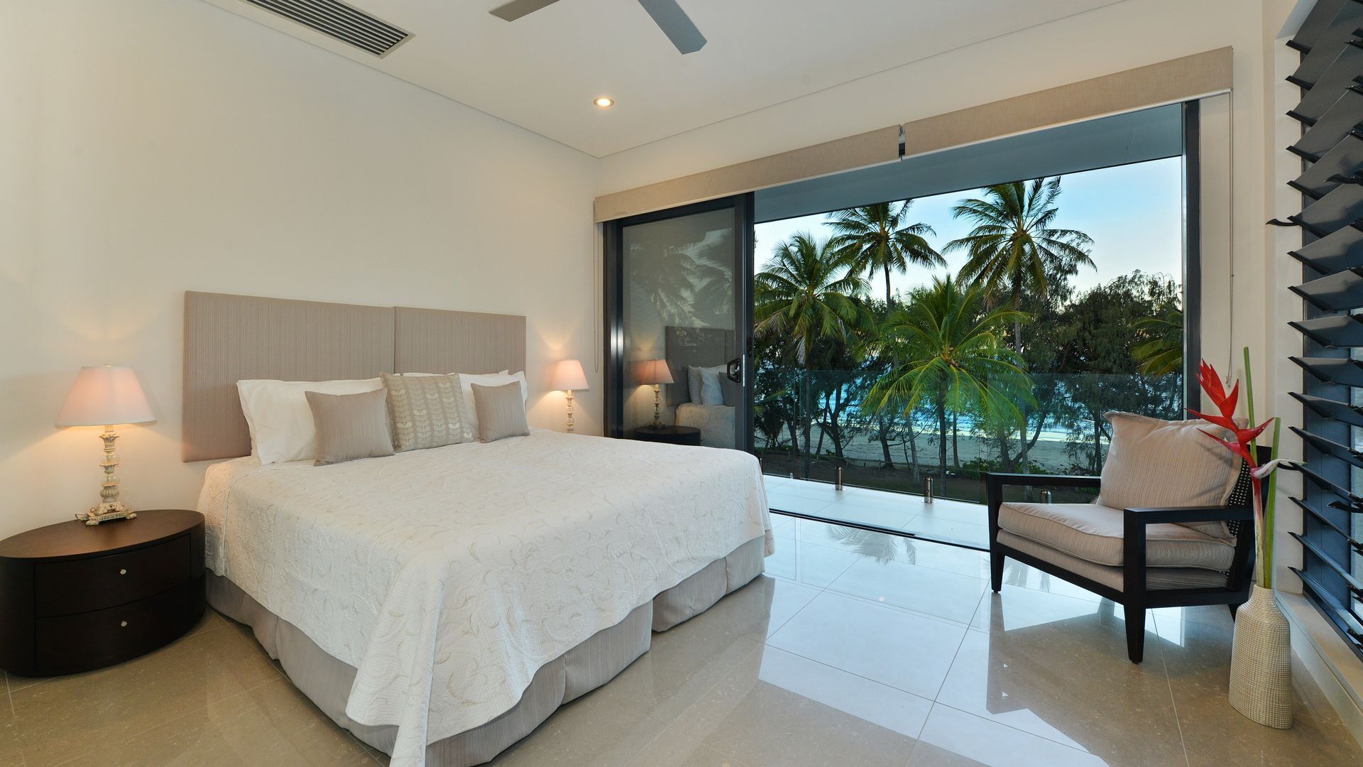 Absolute Beachfront - Esplanade Villa Port Douglas