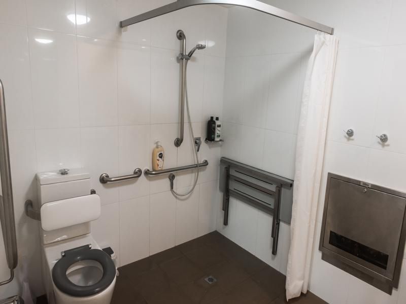 Modern 2 Bed Apt Wheelchair Friendly