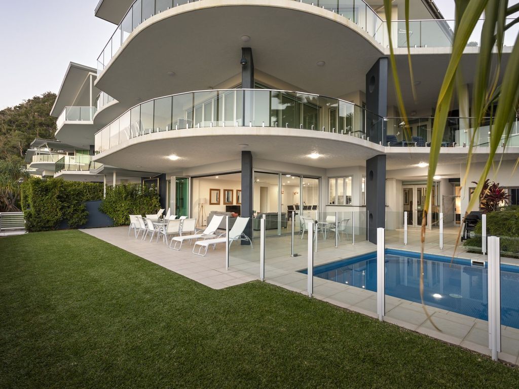 Pavillions 12 - Waterfront Spacious 4 Bedroom With Own Inground Pool And Golf Buggy