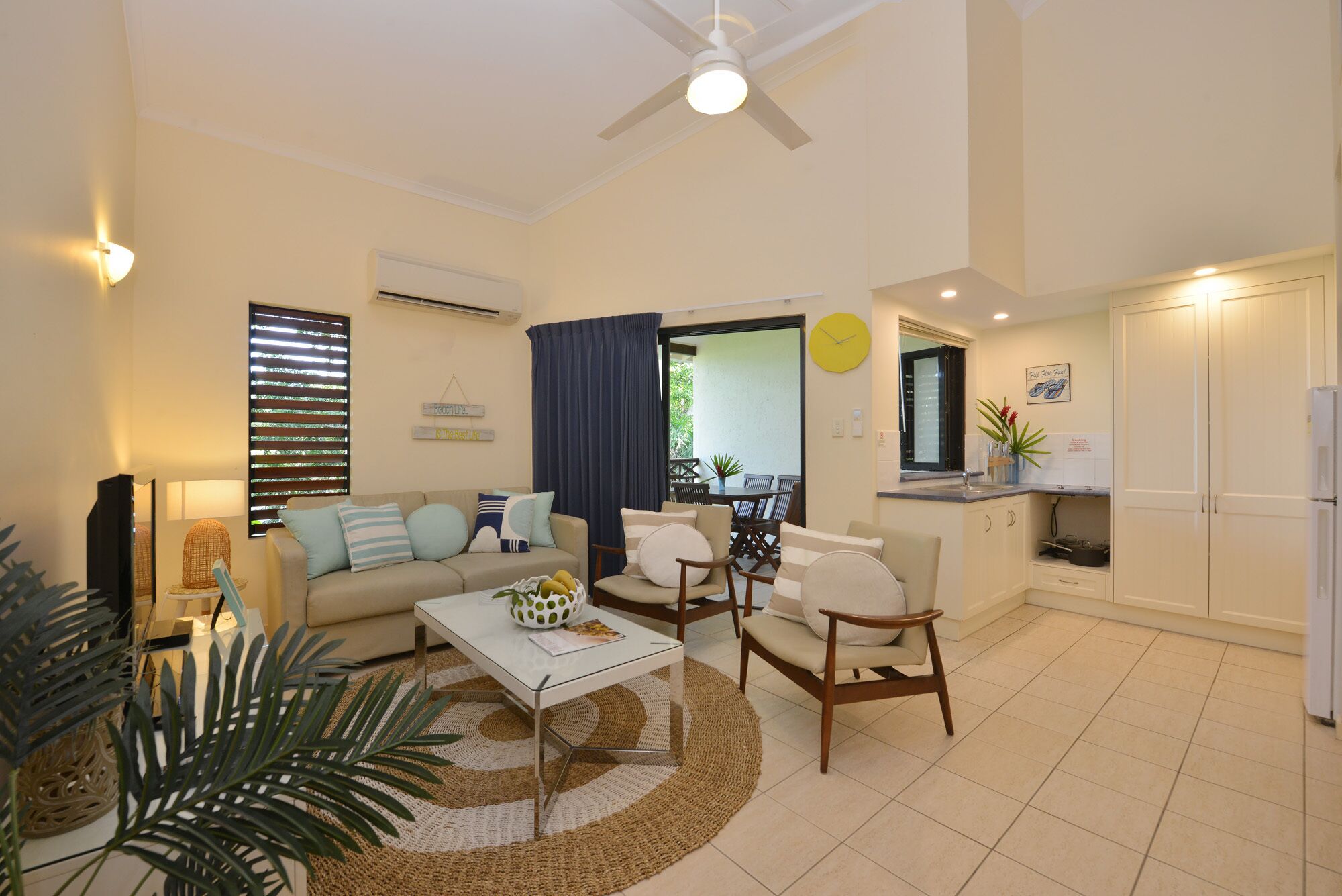 Beachstyle - Stylish two bedroom, two bathroom apartment.