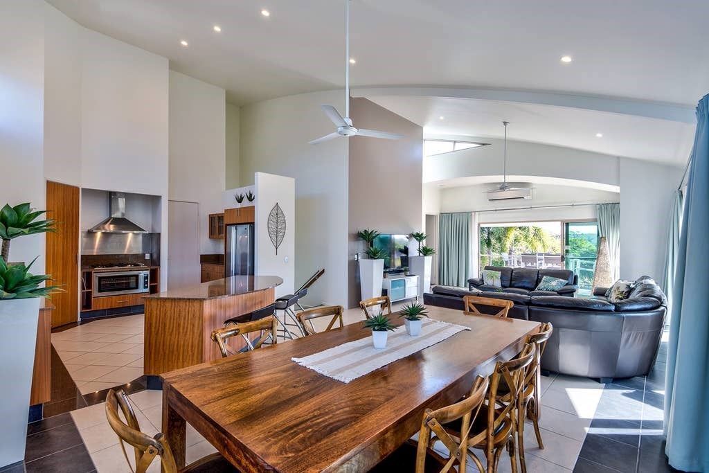 Cooinda Gardens 6 - Stunning Apartment on Hamilton Island