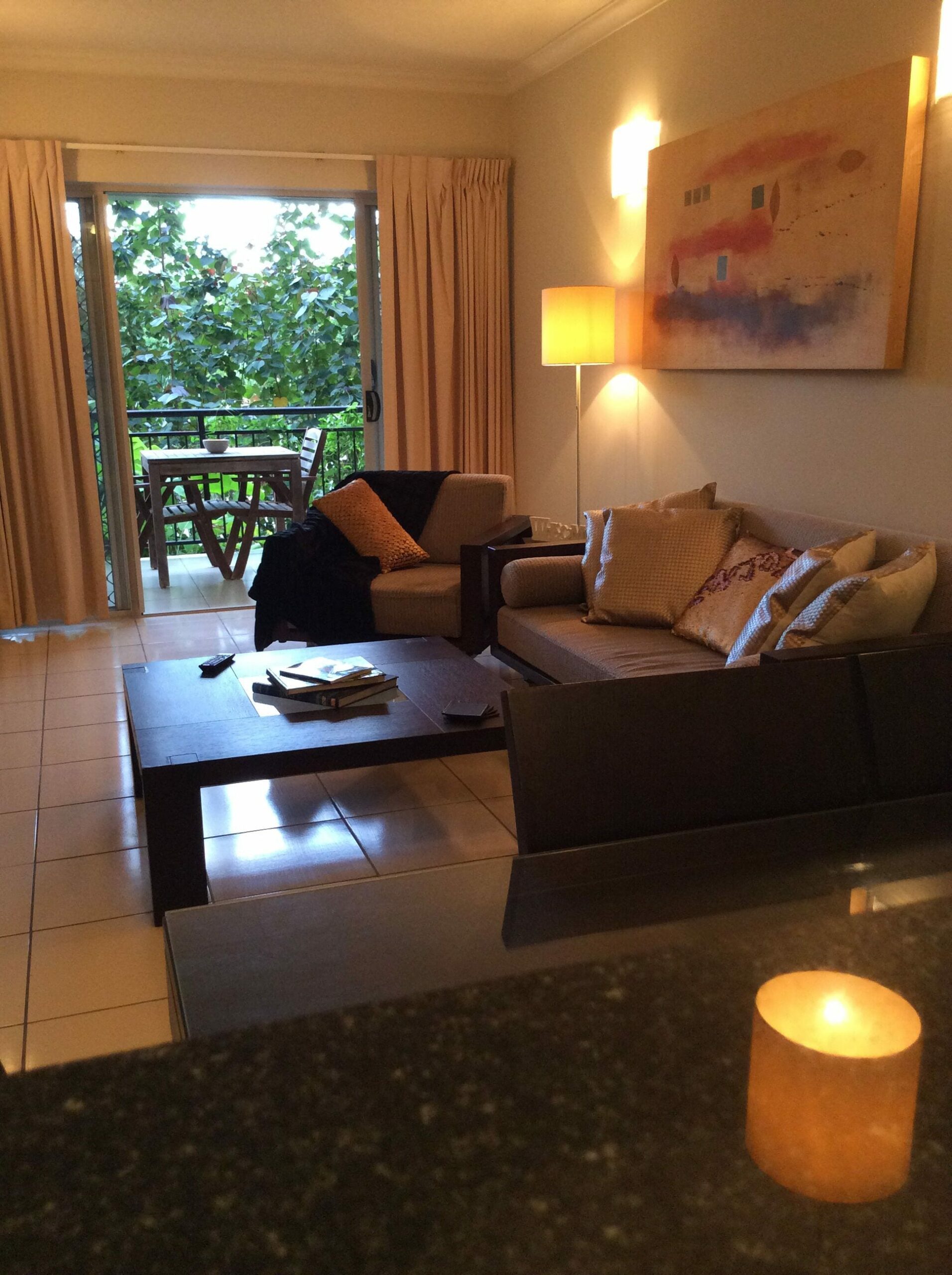 Luxury Tropical Apartment FREE WIFI on ground floor with lift to car park