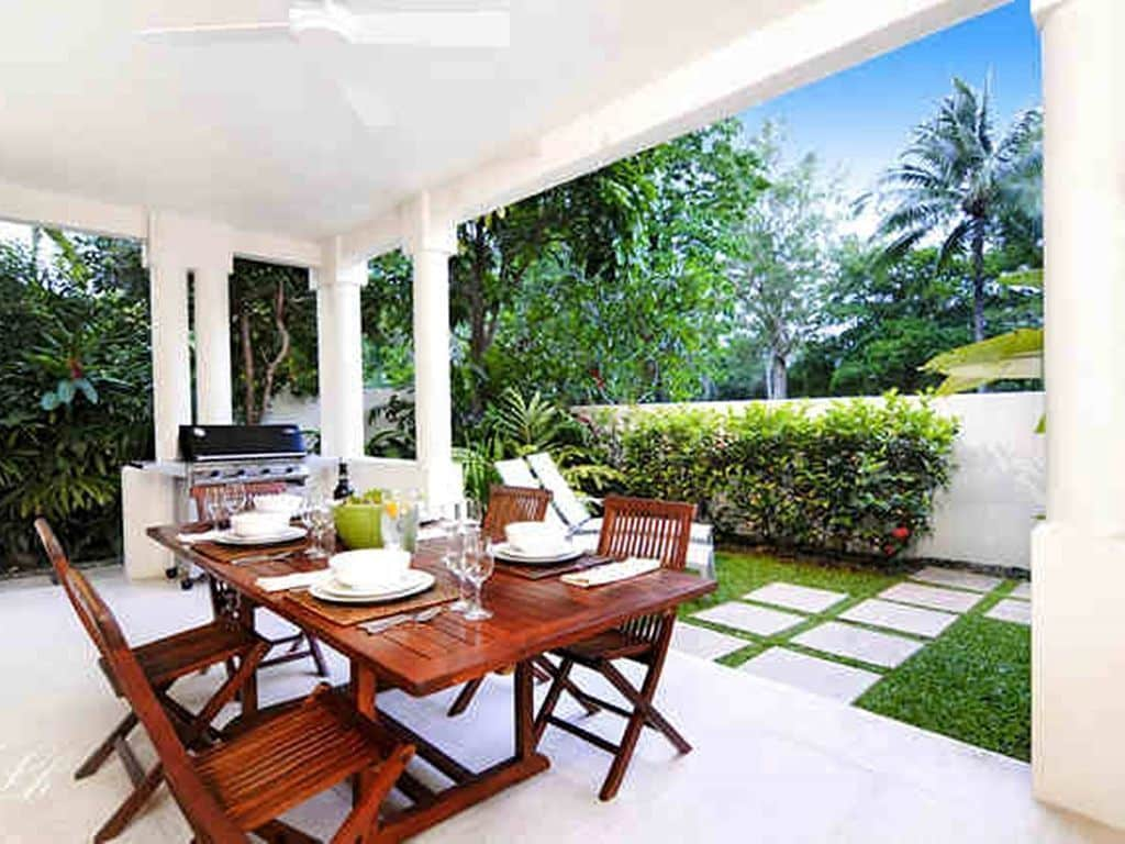 Plantation House 1 Spacious 4 Bedroom House Near Beach Wifi Netflix Telstra TV Playground Pool BBQ