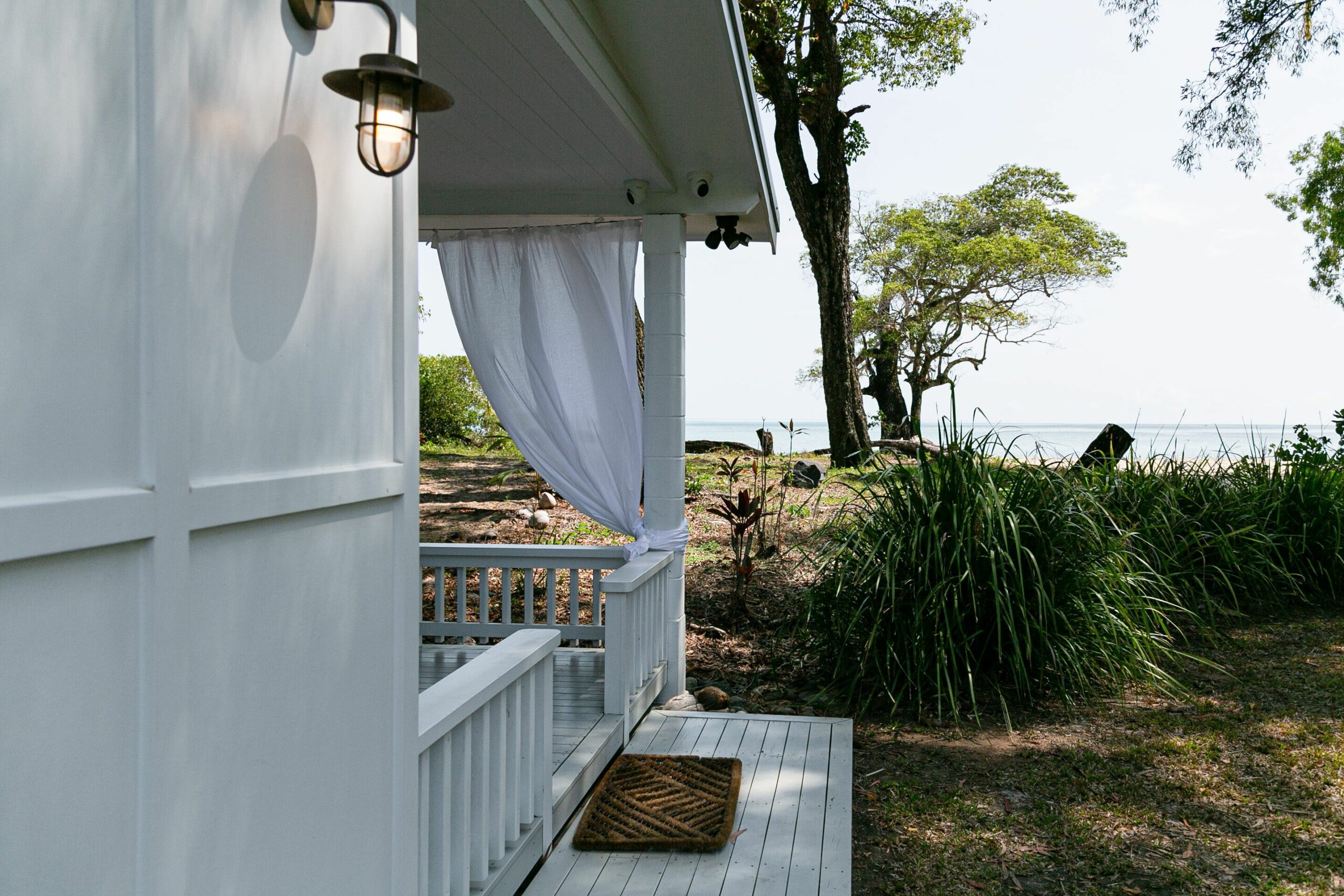 Beachfront Cottage on the World Famous 4 Mile Beach, Port Douglas