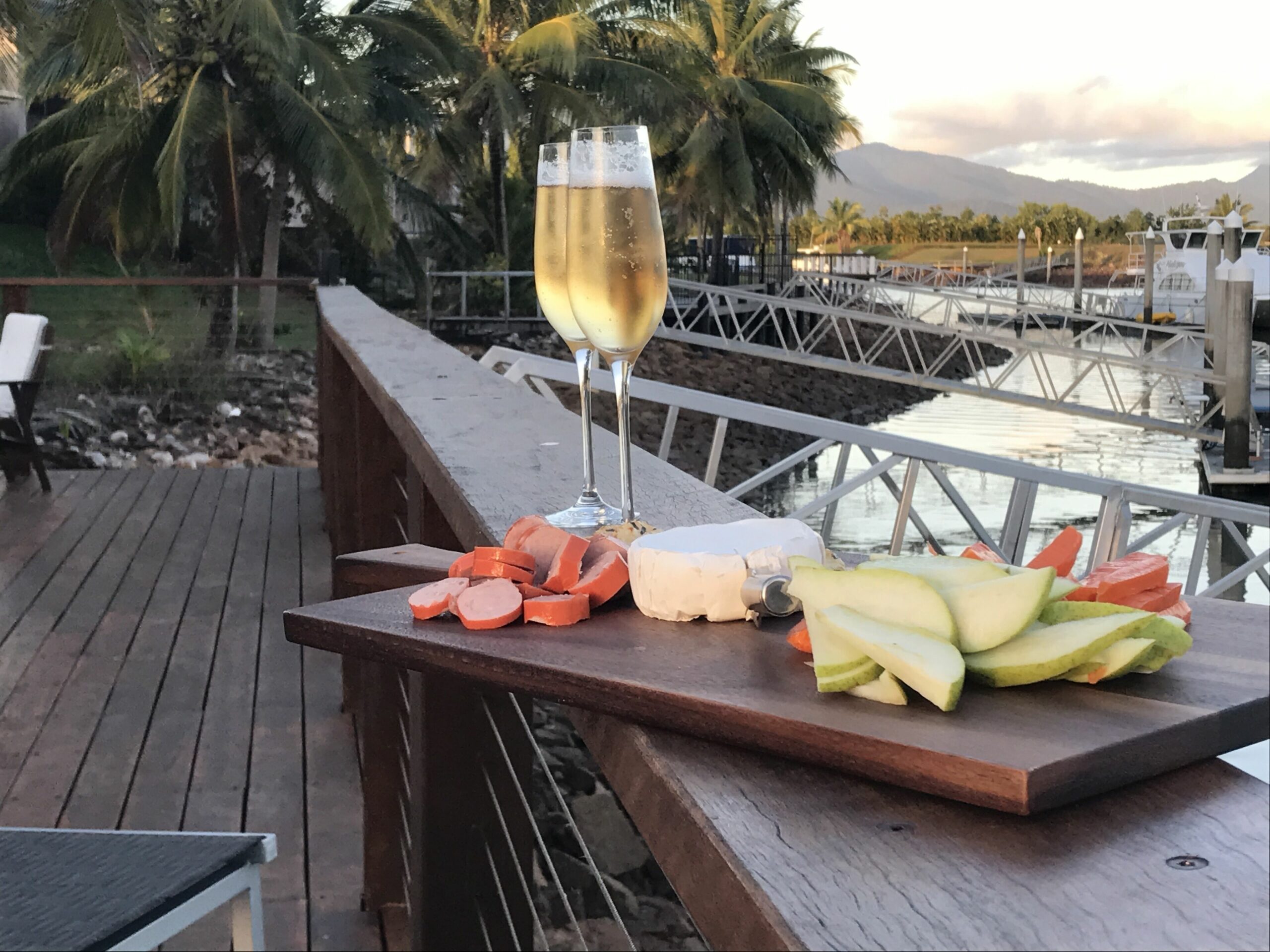 HARBOURSIDE LUXURY AT PORT HINCHINBROOK