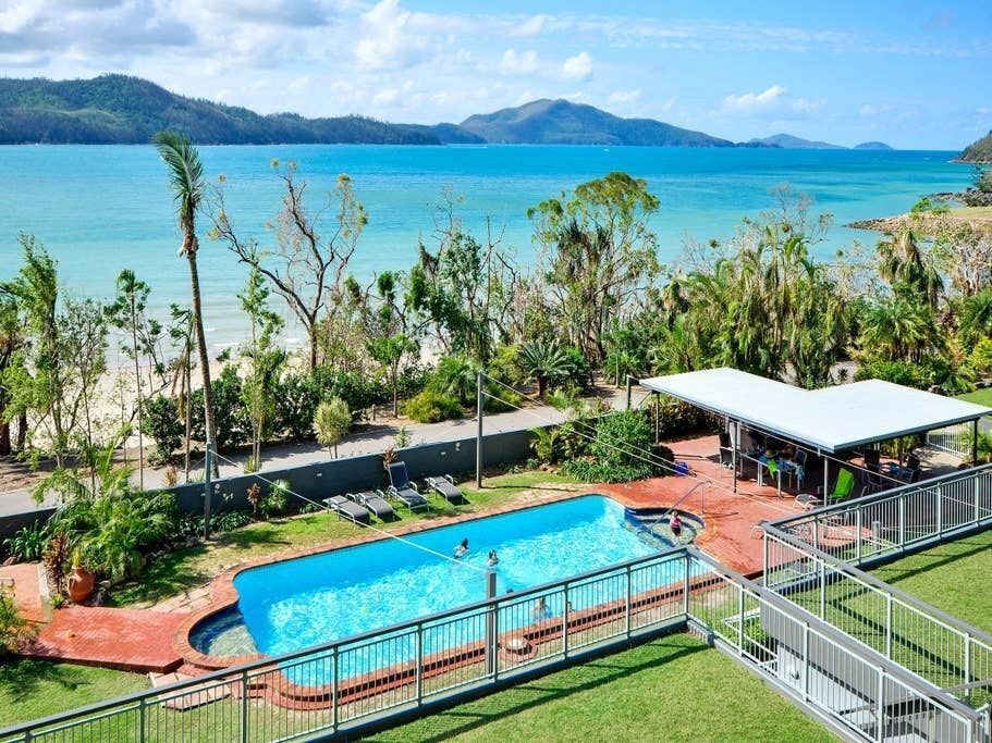 Hibiscus Apartment 208 - Beachfront Apartment on Hamilton Island