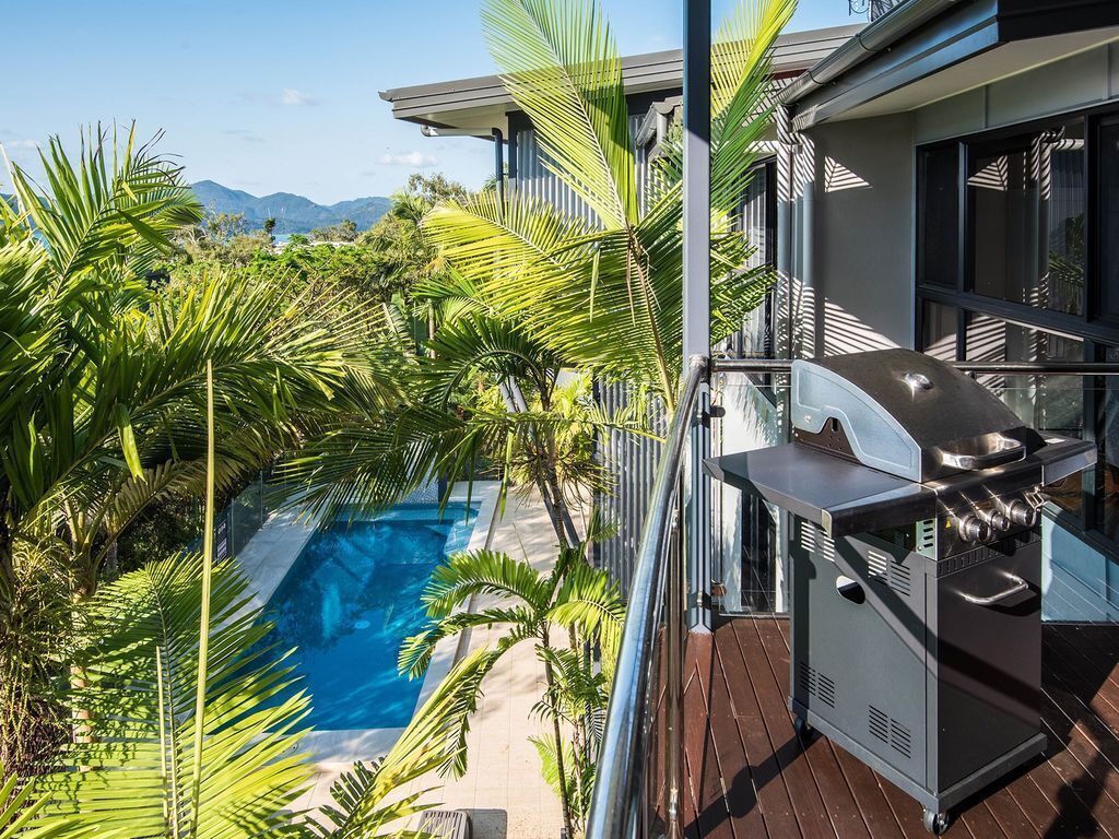 Pinnacle 3 - Seaview Apartment on Hamilton Island