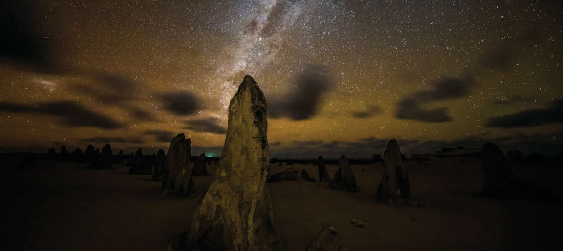 Pinnacles Sunset Dinner and Stargazing Tour From Perth