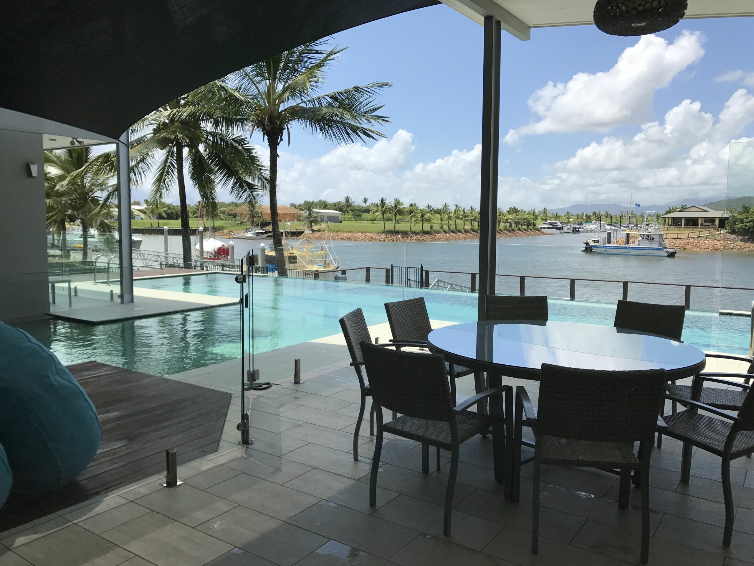 HARBOURSIDE LUXURY AT PORT HINCHINBROOK