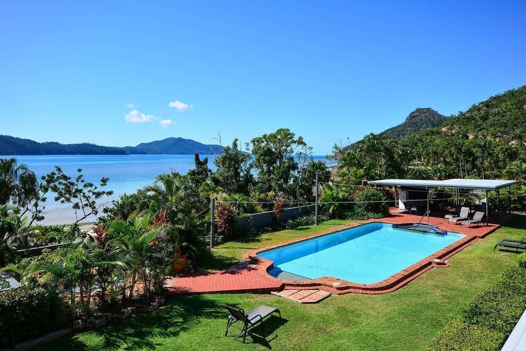 Frangipani 005 - Beachfront Apartment on Hamilton Island