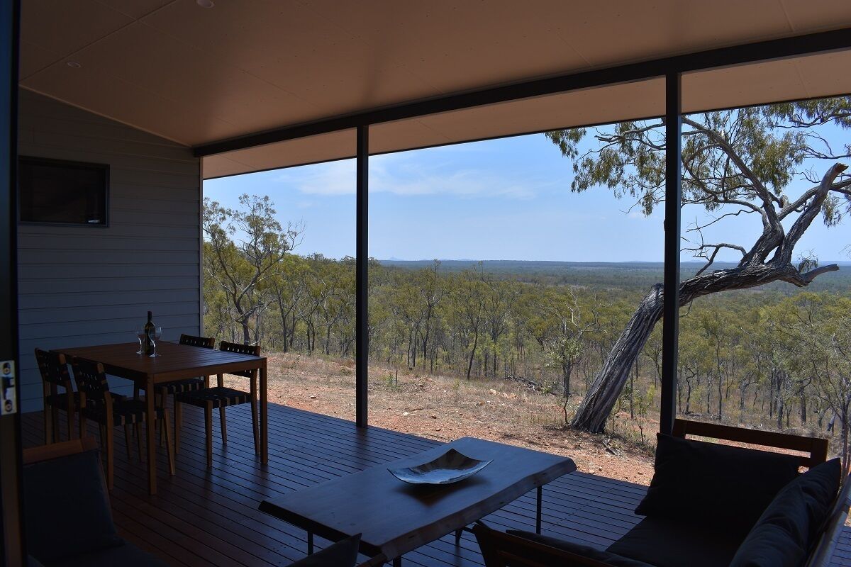 Ironbark House Dimbulah: Boutique Two Bedroom House looking over the Outback