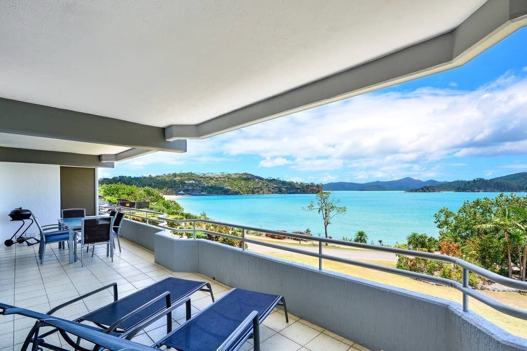 Frangipani 008 - Beachfront Apartment on Hamilton Island