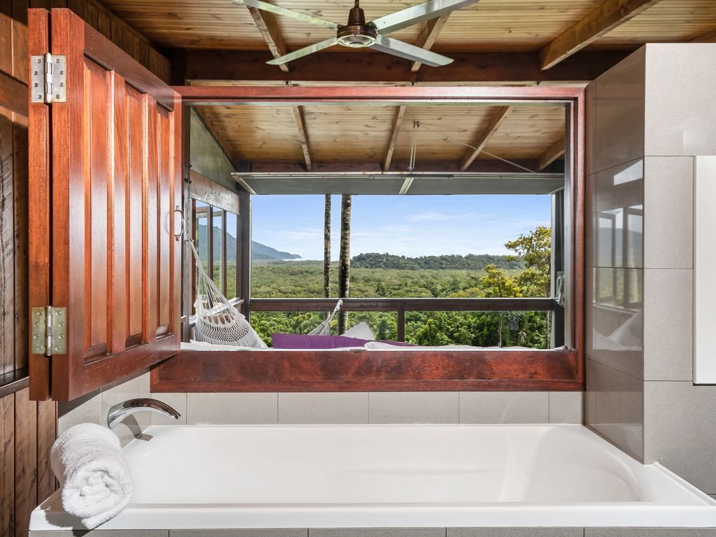 Daintree Holiday Homes - La Vista - Ocean Views With Private Pool & Jet Spa