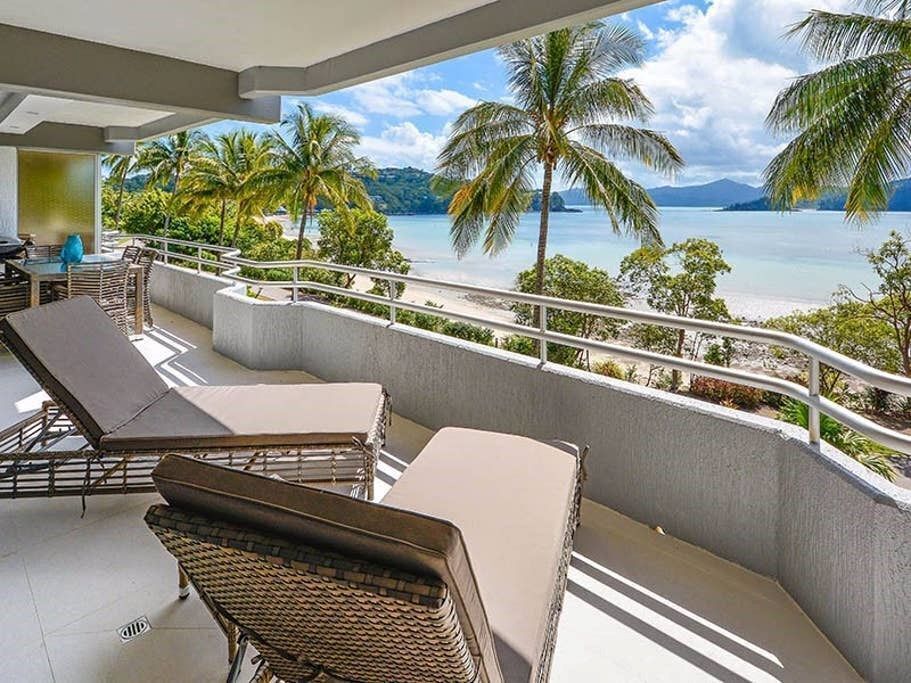 Frangipani 106 - Beachfront Apartment on Hamilton Island