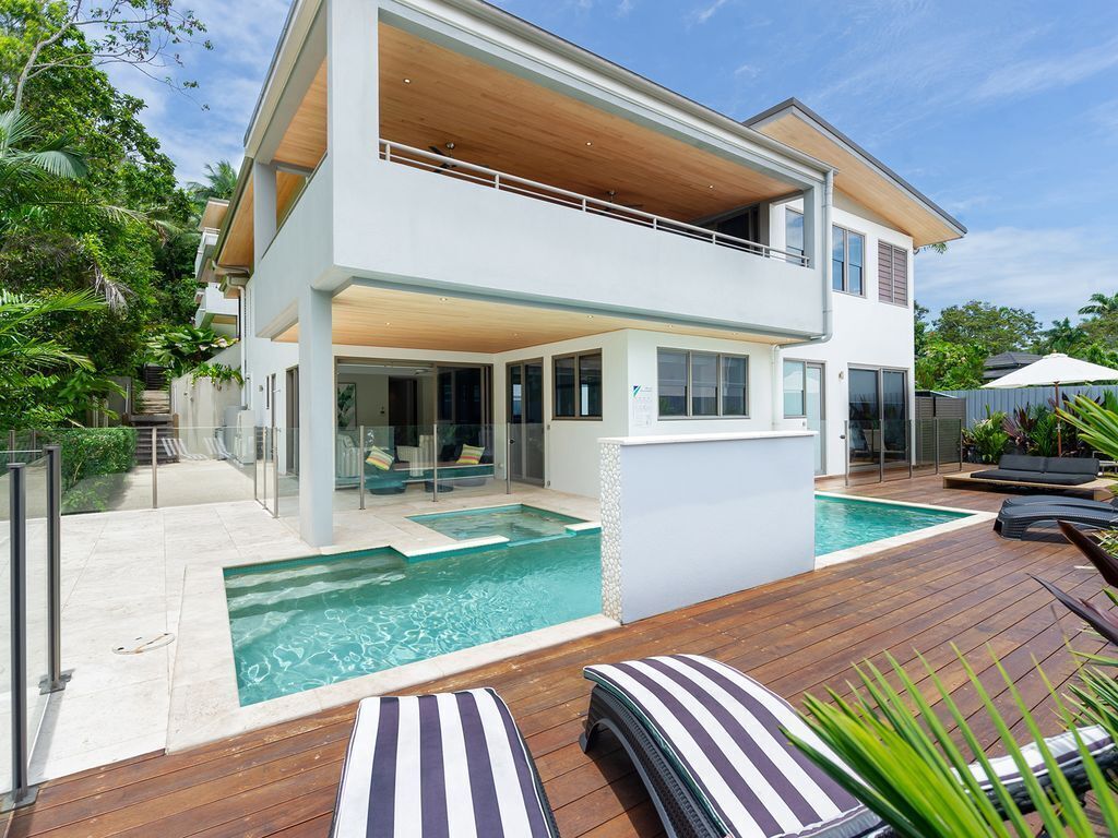 3-23 Murphy St Luxury Villa