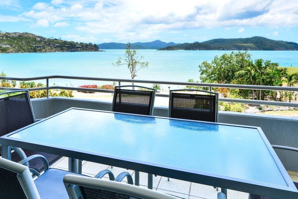 Frangipani 008 - Beachfront Apartment on Hamilton Island