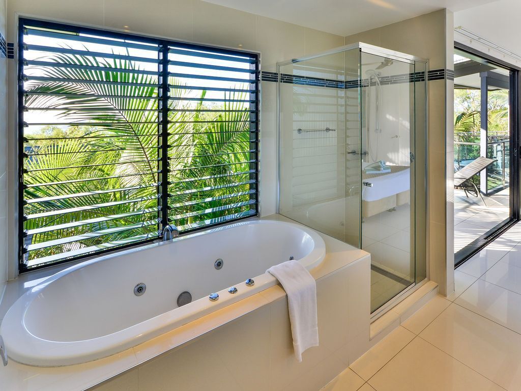 Pinnacle 8 - Seaview Apartment on Hamilton Island