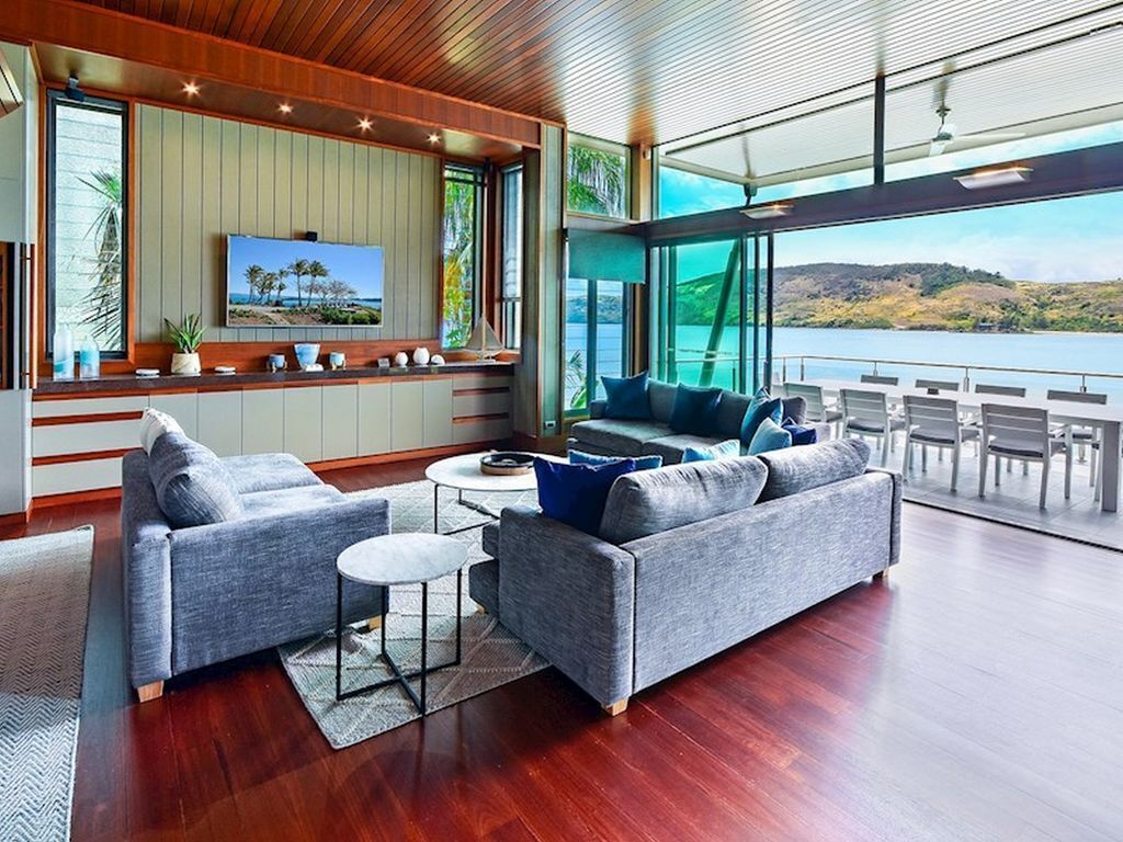 Yacht Club Villa 20 - Beautiful Ocean Front Villa on Hamilton Island