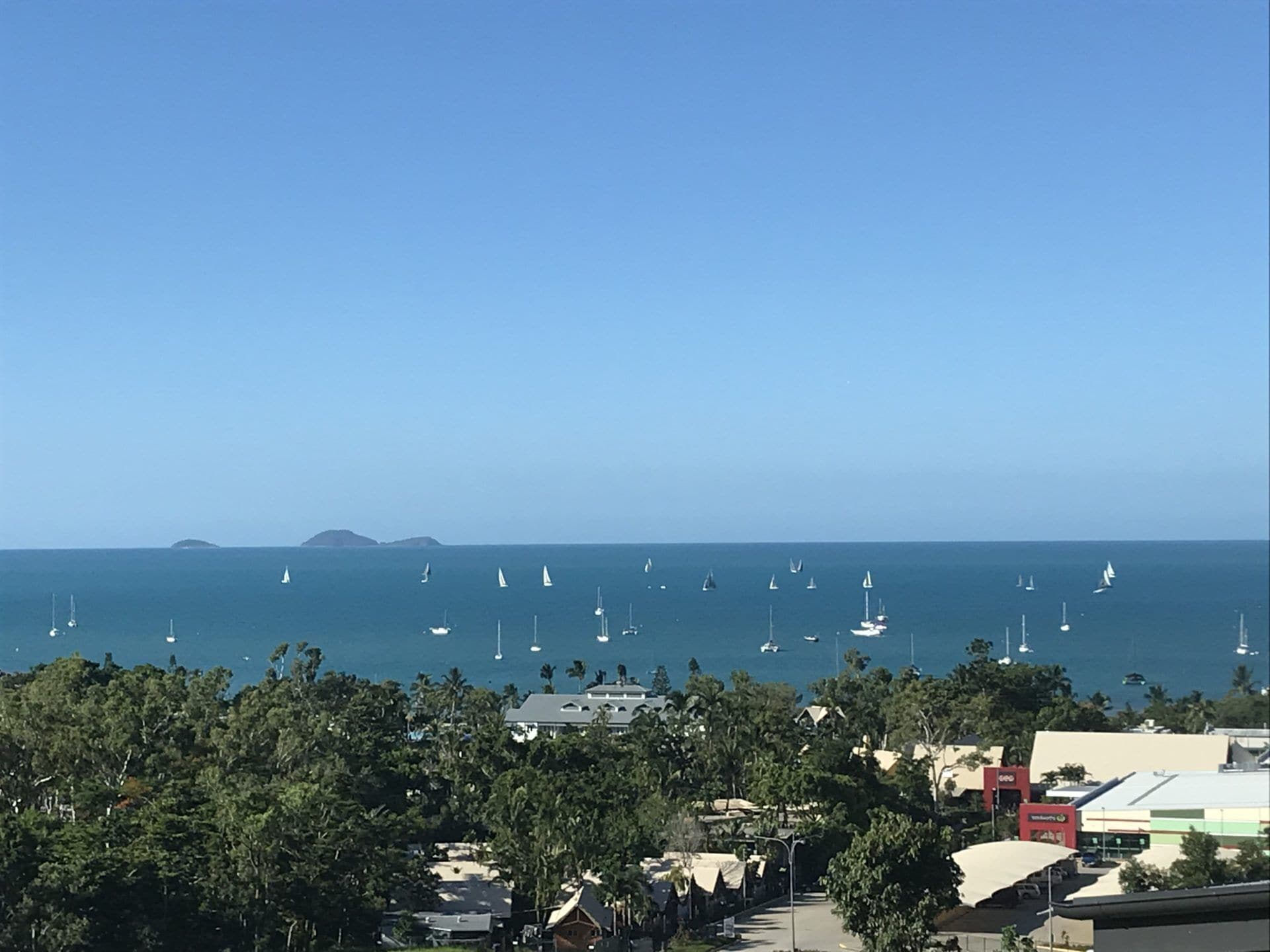 Bellevue -Airlie Beach