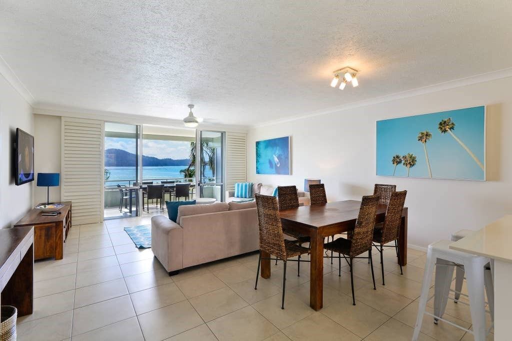 Lagoon Lodge 105 - Beachfront Apartment on Hamilton Island