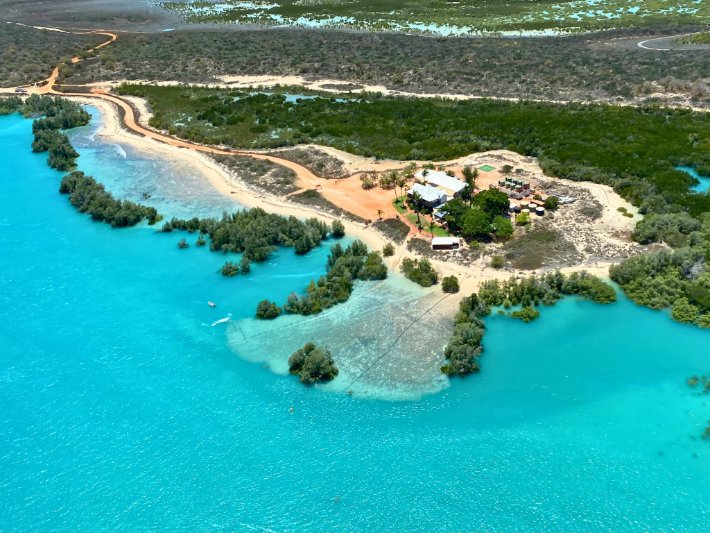 Pearls & Coast Flight & Willie Creek Pearl Farm Tour with Lunch ex Broome