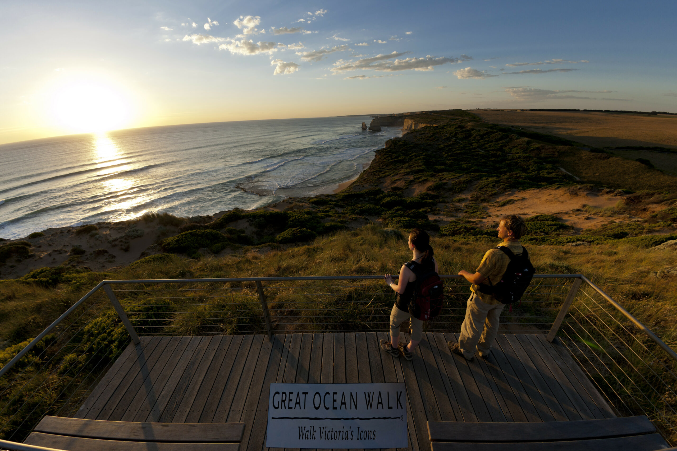 Autopia Tours: Great Ocean Road 2 Day (Basic Dorm Share)