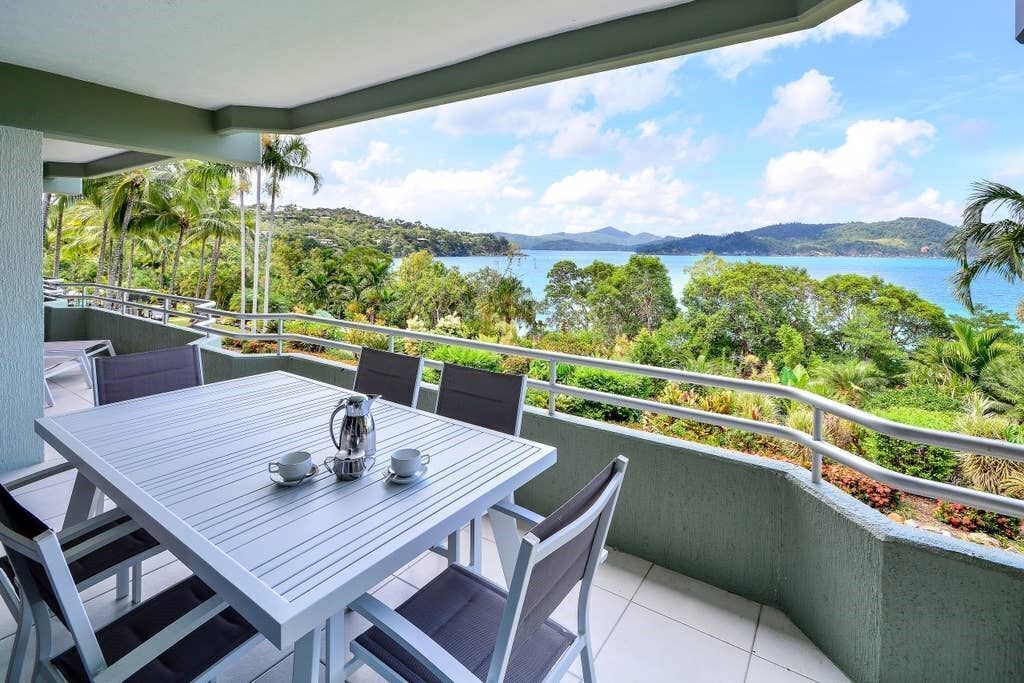 Lagoon Lodge 103 - Beachfront Apartment on Hamilton Island