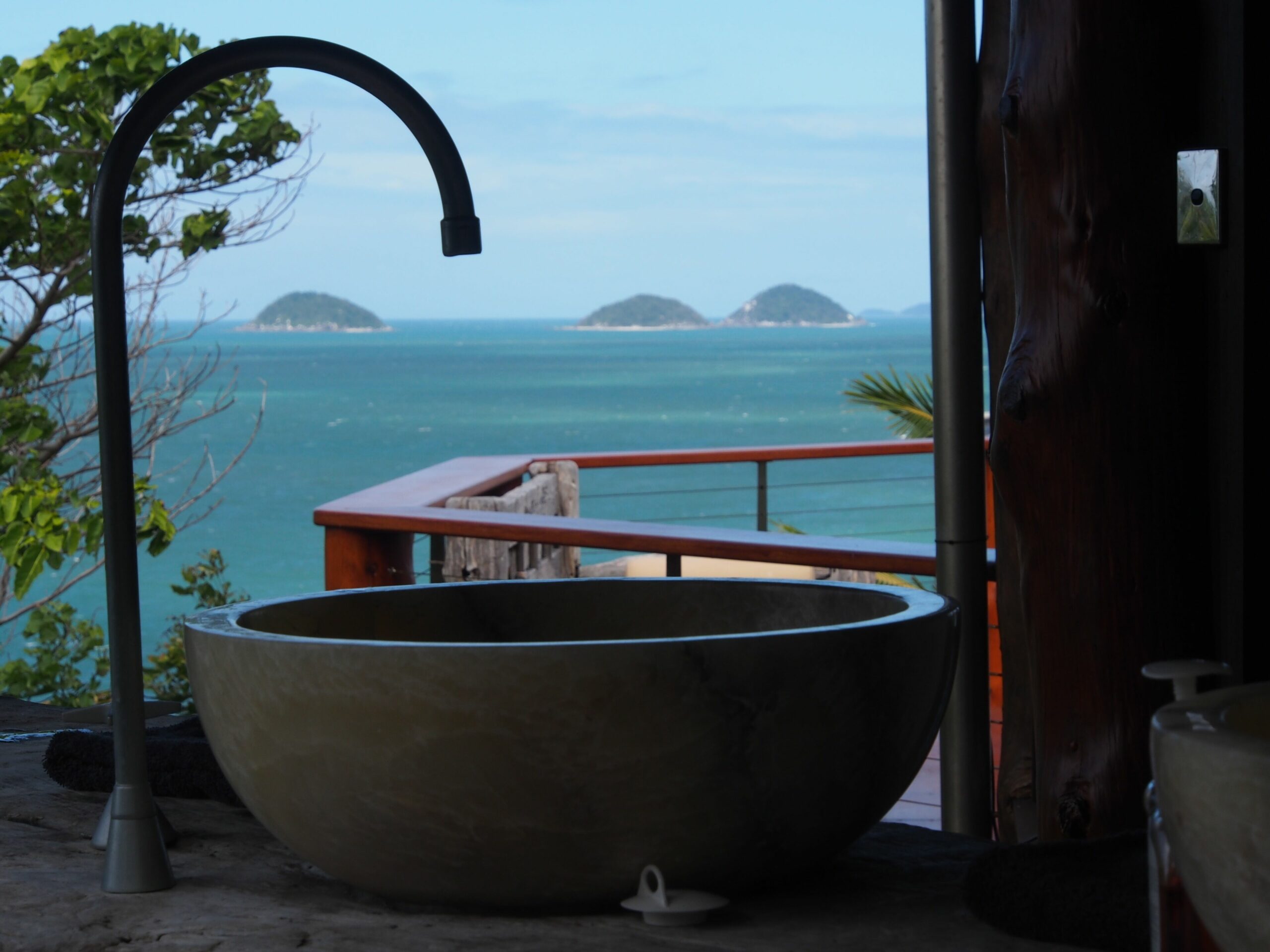 Romantic Luxury Villa, Magnesium Plunge Pool, Perfect for Couples.private Island