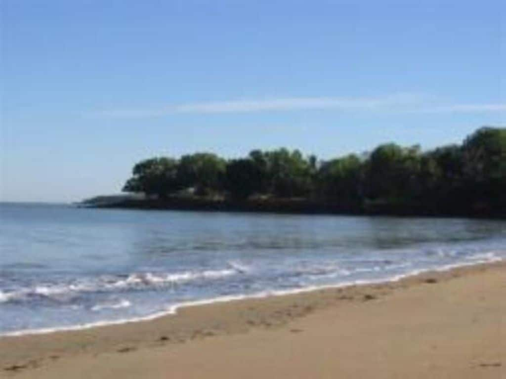 The Landmark, Dundee Beach