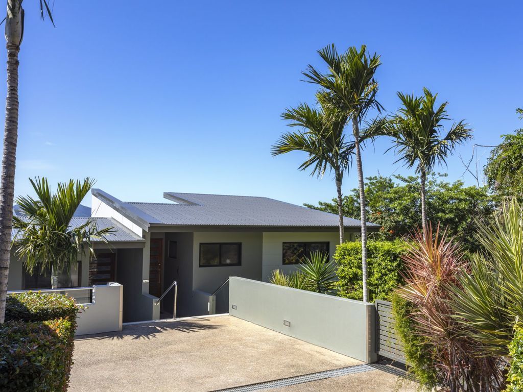 Northcape 1 Ocean Front 4 Bedroom 4 Bathroom Pool Golf Buggy 2 Kitchens, Bbqs