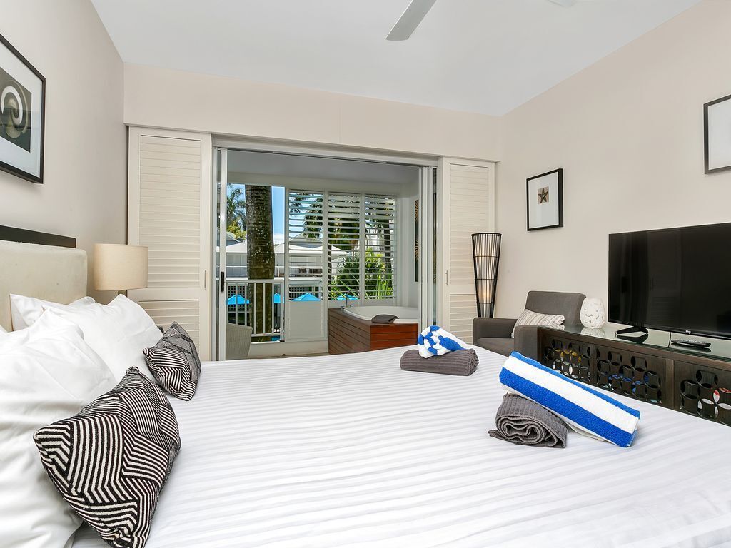 Peppers Beach Club Resort @ Palm Cove 2121/2122 3 Bedroom Apt Spa Bath