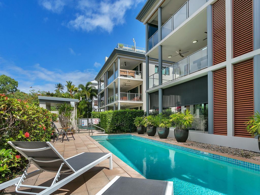 4/33 Sims Esplanade, Yorkeys Knob - Beachfront Apartment With Ocean Views