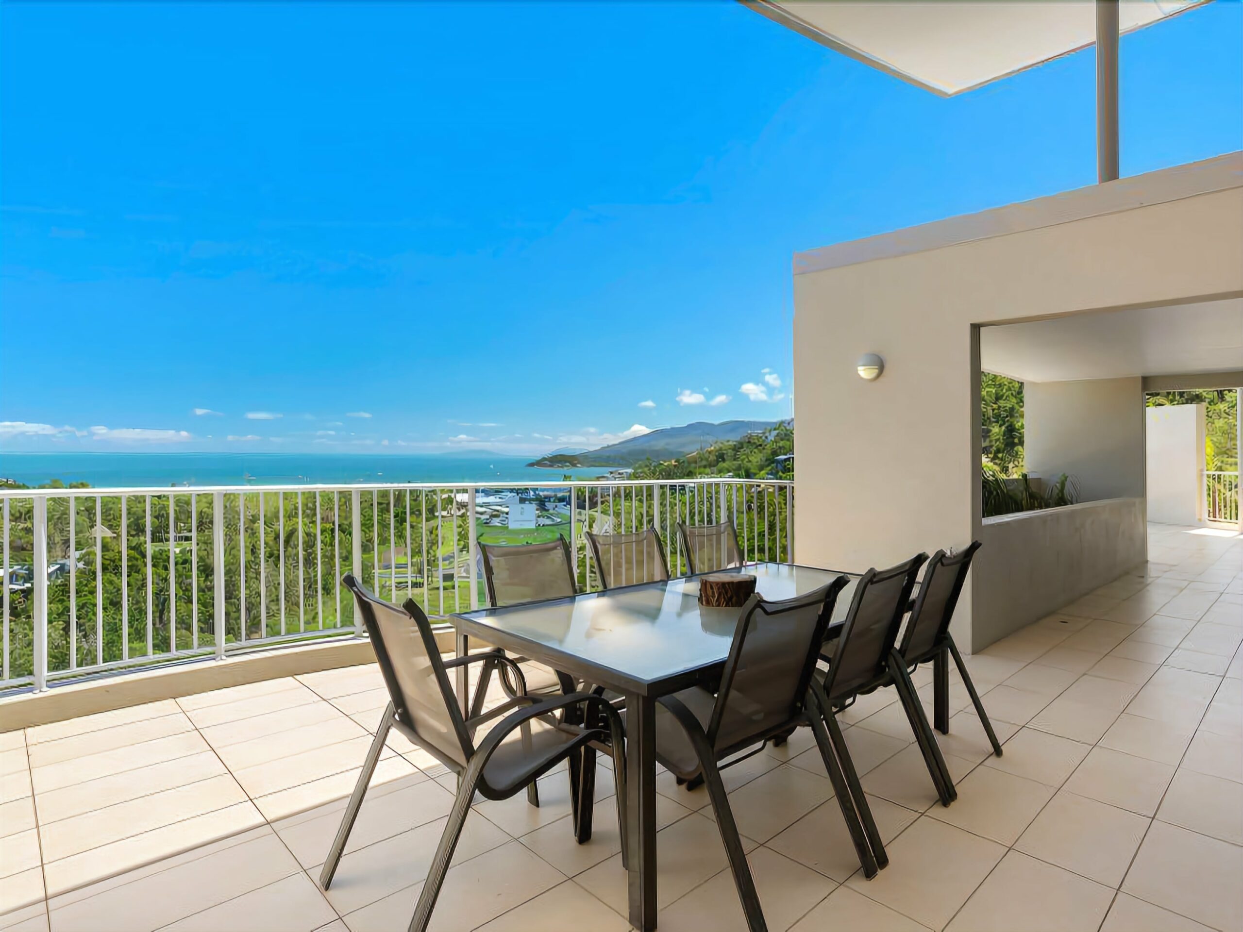 Sea Forever on Azure - Airlie Beach