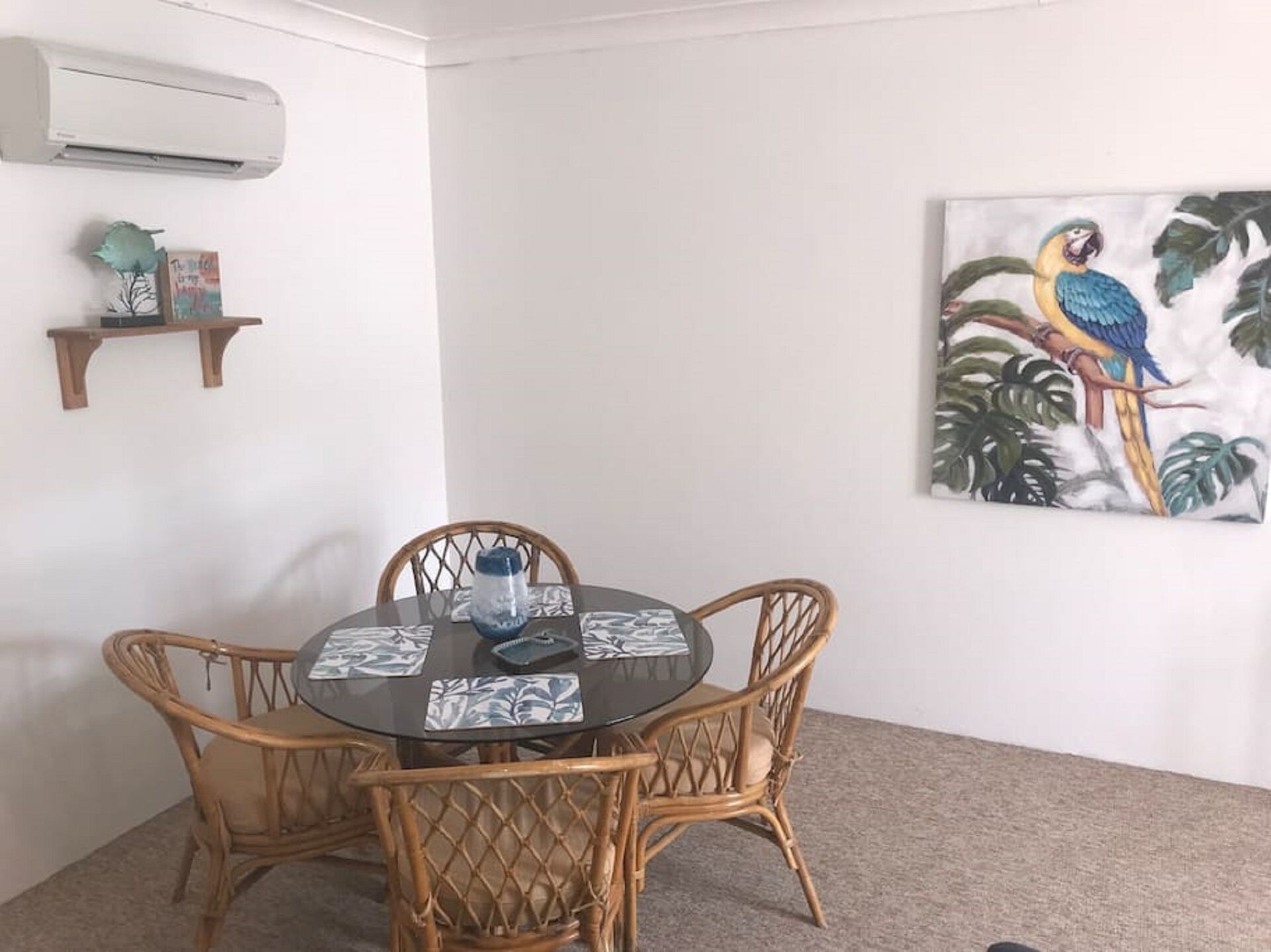 Location! 2BR Town View Unit in Centre of Airlie