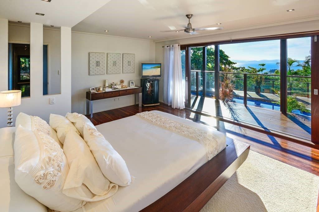 Whitsunday Waters - Beautiful Large House on Hamilton Island