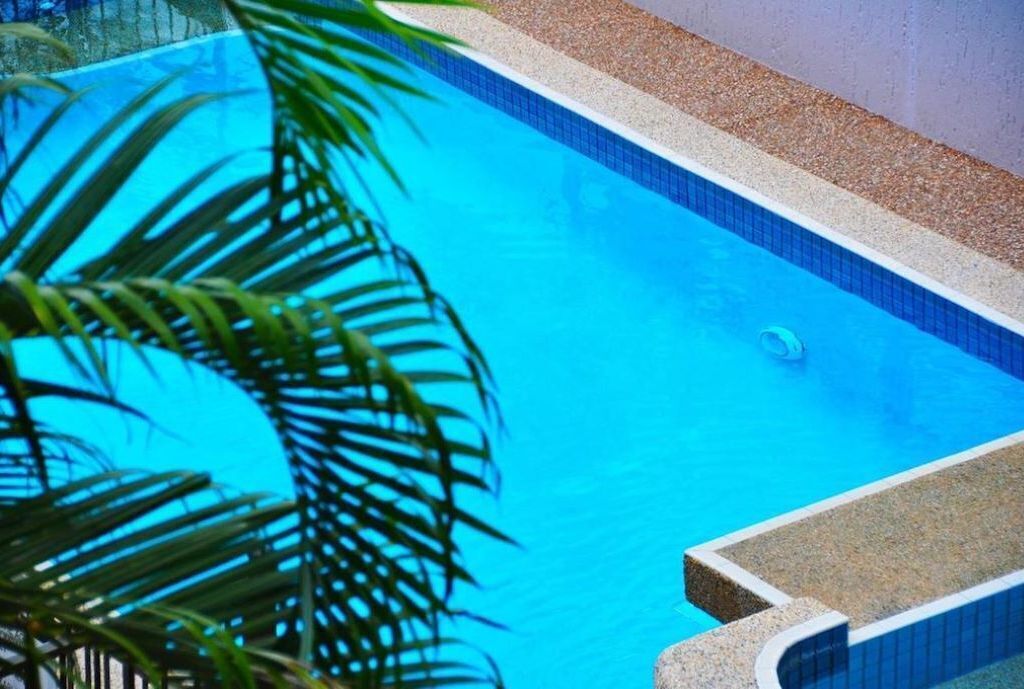 All Inclusive Rental: Tidy Renovated Studio Apartment on the Strand Pool