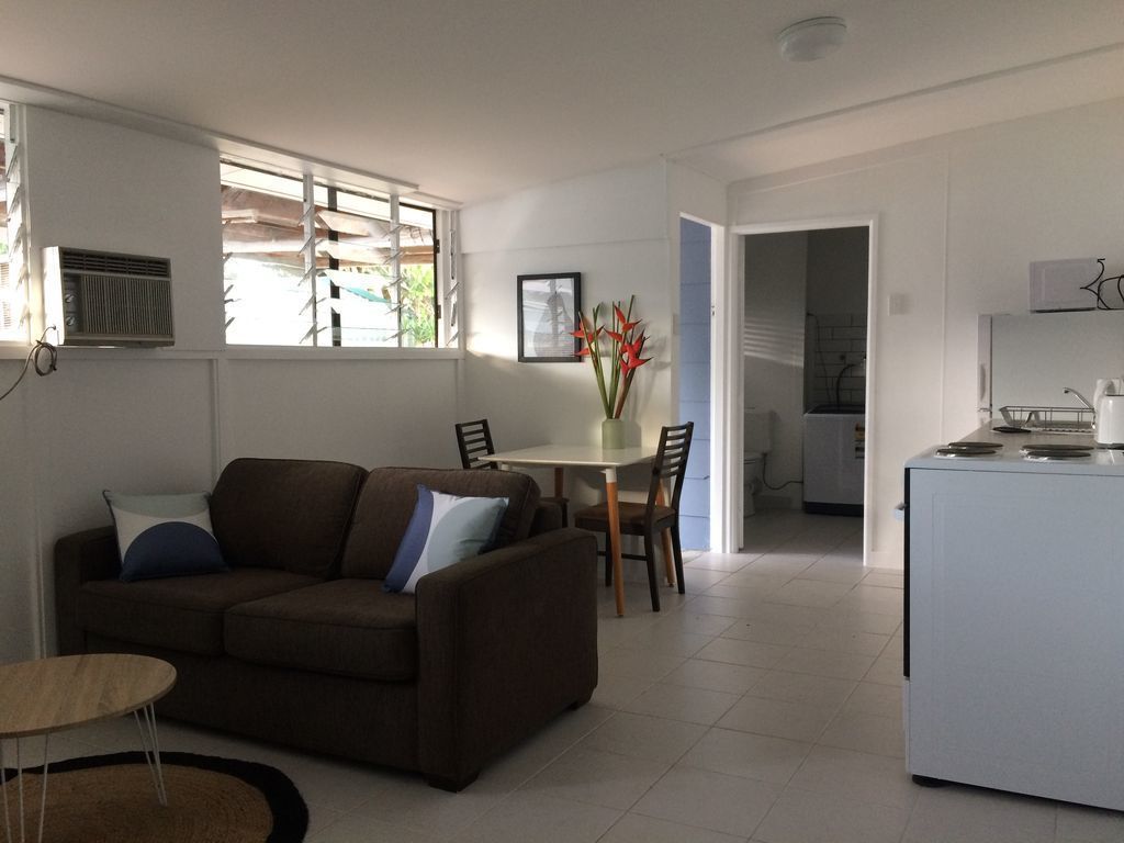 Comfy Private Flat with courtyard, close to city