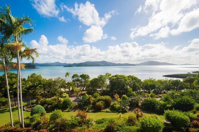 Lagoon 202 on the Beach Hamilton Island by Hamorent